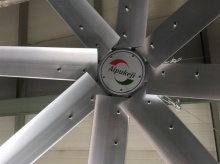 大型工業(yè)電扇讓車間通風(fēng)降溫效果好_開勒工業(yè)節(jié)能風(fēng)扇